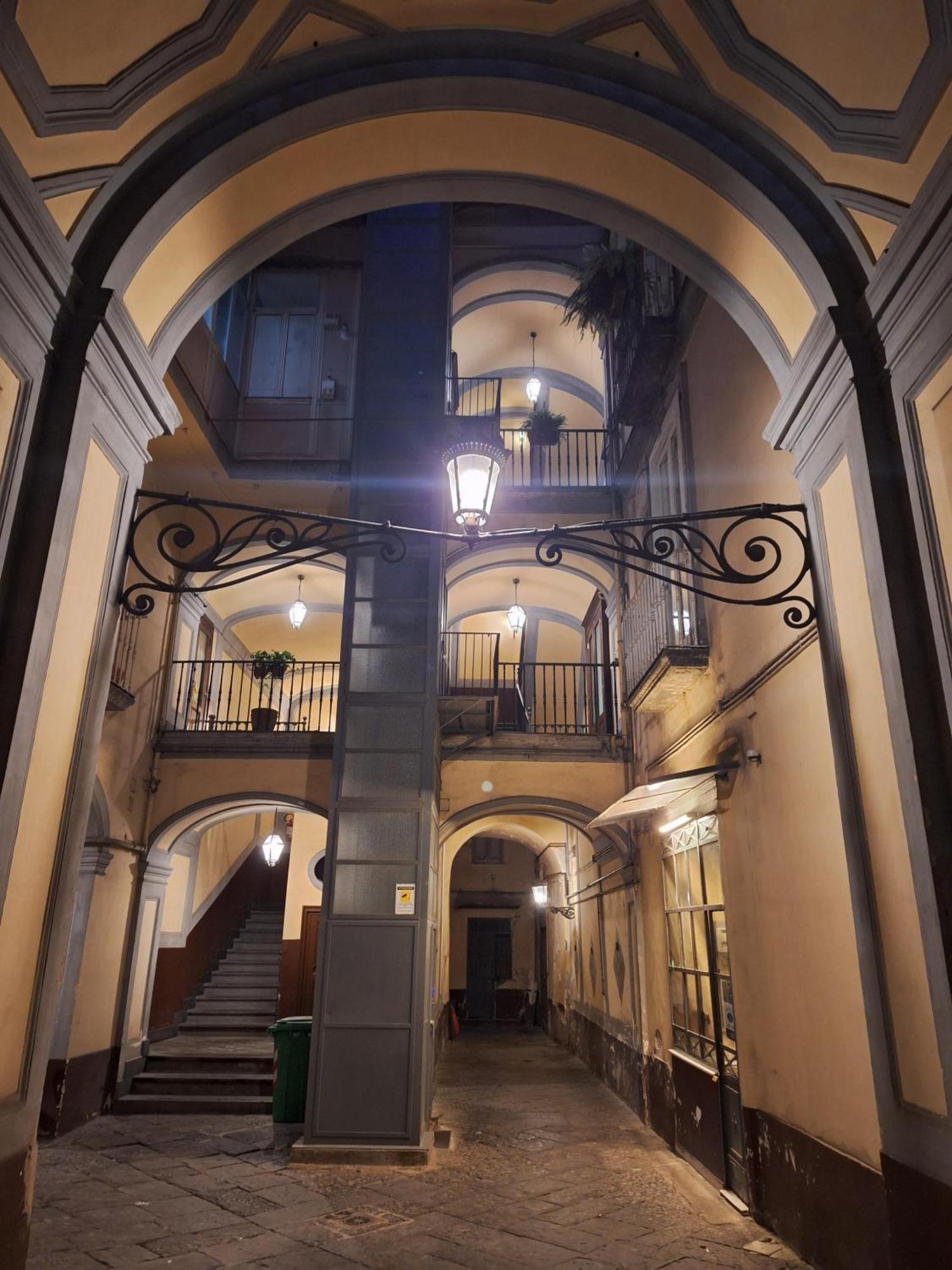 Appartement Donna Rita à Naples Extérieur photo